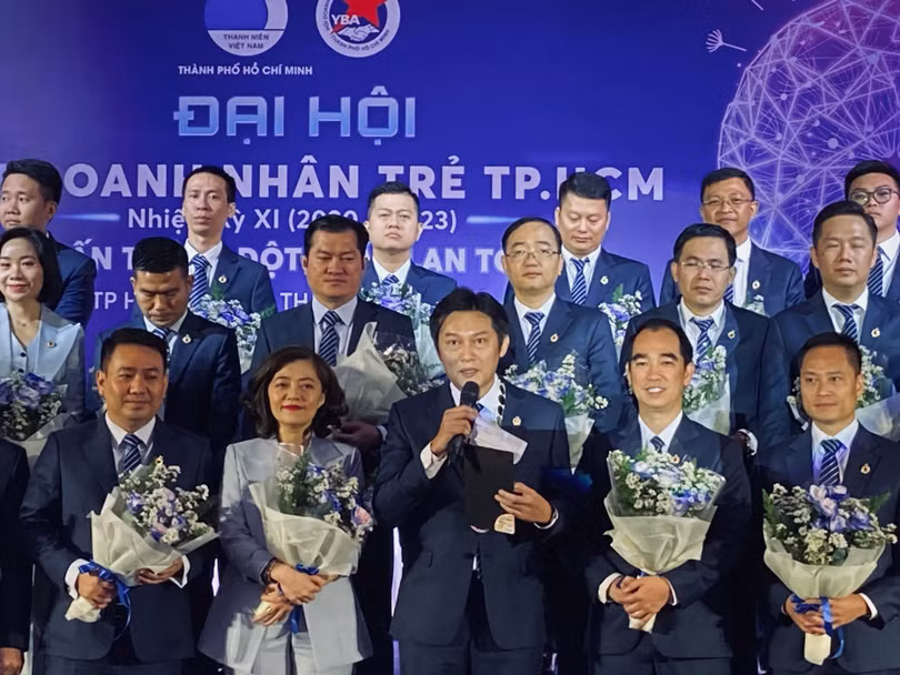 Tân Chủ tịch Hội doanh nhân trẻ Tp. HCM - ông Phạm Phú Trường - phát biểu tại đại hội Tân Chủ tịch Hội doanh nhân trẻ Tp. HCM - ông Phạm Phú Trường - phát biểu tại đại hội