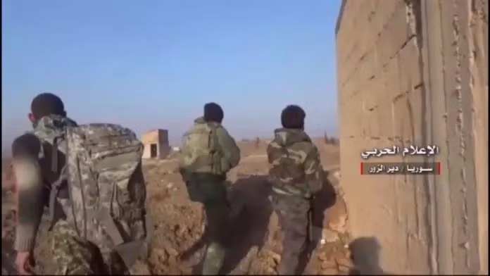 Binh sĩ quân đội Syria chiến đấu trên chiến trường Deir Ezzor