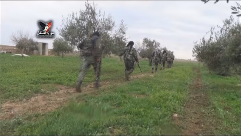 Bộ binh lực lượng Tiger trên đường tiến công