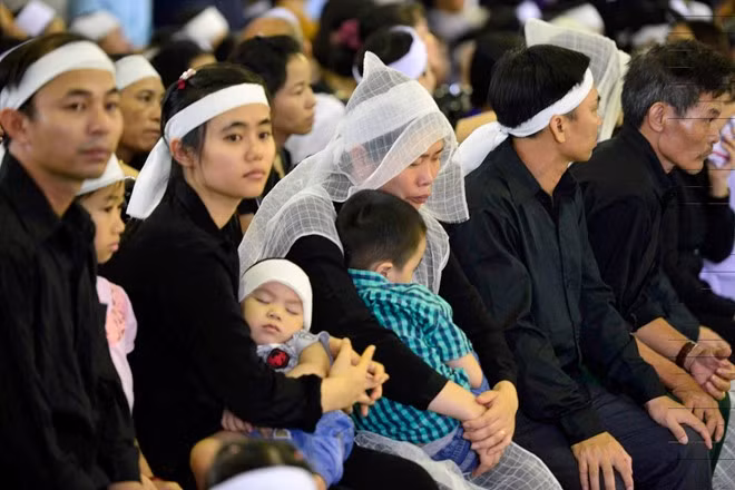 Trong 9 quân nhân thuộc phi hành đoàn CASA-212 nhiều người con còn rất nhỏ.