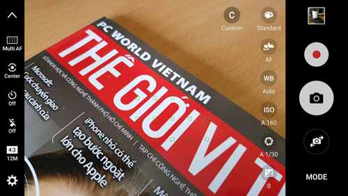 Giao diện tùy chỉnh chụp ảnh ở chế độ Pro trên Galaxy S7.