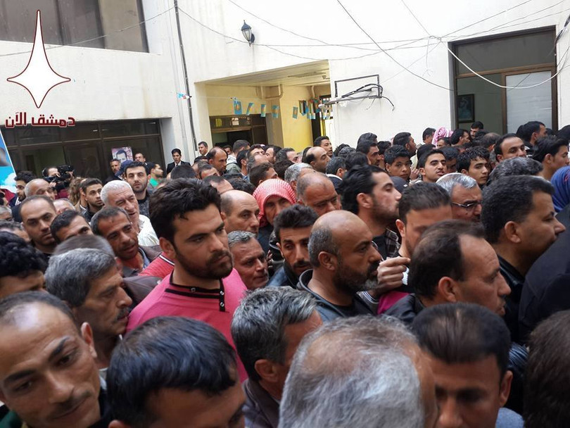 1200 người rời khỏi thị trấn của quân phiến loạn ở miền nam Syria 