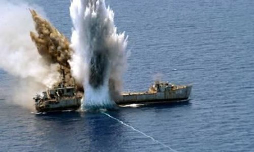 Ngư lôi phóng từ tàu ngầm.