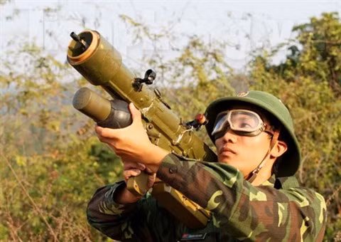 Tên lửa vác vai thực sự là khắc tinh với trực thăng và máy bay tầm thấp. Tên lửa vác vai thực sự là khắc tinh với trực thăng và máy bay tầm thấp.