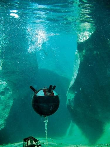 Thủy lôi neo đáy chống tàu. Thủy lôi neo đáy chống tàu.