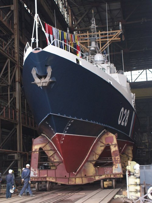 Svetlyak trong xưởng đóng tàu trước khi hạ thủy.