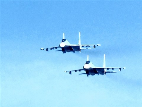 'Hổ mang chúa' Su-30 MK2 (ảnh) và tiêm kích Su-27 của không quân Việt Nam đều có thể mang tên lửa 'sát thủ' diệt hạm Kh-59.