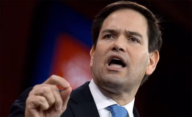 <b>Marco Rubio</b><br><br>Wealth-X ước tính giá trị tài sản ròng của Marco Rubio, thượng nghị sỹ bang Florida, đạt mức 1 triệu USD vào thời điểm tháng 6/2015. Nguồn tài sản chính của Rubio là khoản lương 174.000 USD/năm trên cương vị thượng nghị sỹ.<br><br>Công bố tài chính cá nhân của Rubio cho thấy ông nợ số tiền khoảng 725.000 USD.