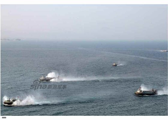 Cận cảnh uy lực pháo binh của Quân đội Nhân dân Triều Tiên trong diễn tập ảnh 7 Cận cảnh uy lực pháo binh của Quân đội Nhân dân Triều Tiên trong diễn tập ảnh 7