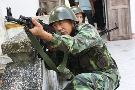 Lính đảo Trường Sa tập luyện, sẵn sàng chiến đấu trong mọi tình huống. Lính đảo Trường Sa tập luyện, sẵn sàng chiến đấu trong mọi tình huống.