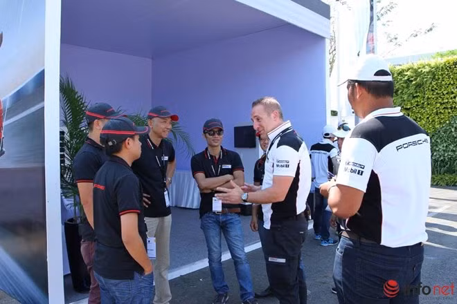 Lái thử siêu xe Porsche tại Việt Nam: Từ sợ hãi đến phấn khích ảnh 2