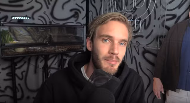 Ngôi sao số 1 YouTube, PewDiePie cũng là nạn nhân