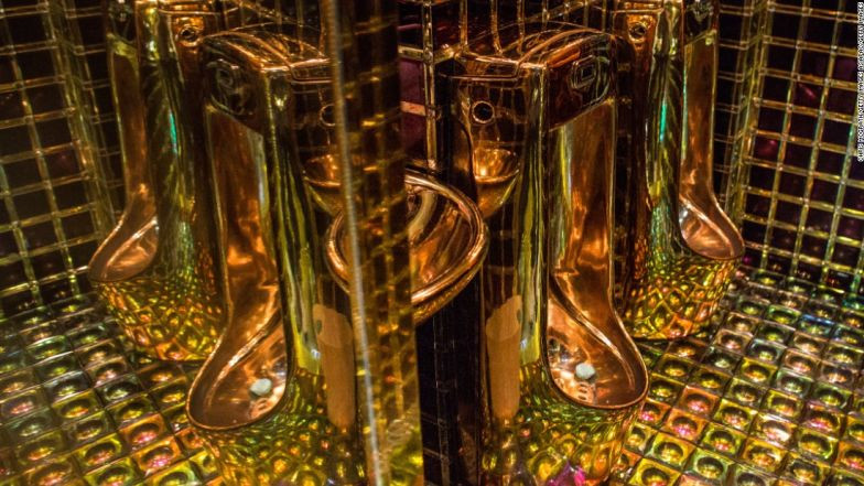 can canh nha hang robot kheu goi o pho den do tokyo hinh anh 7