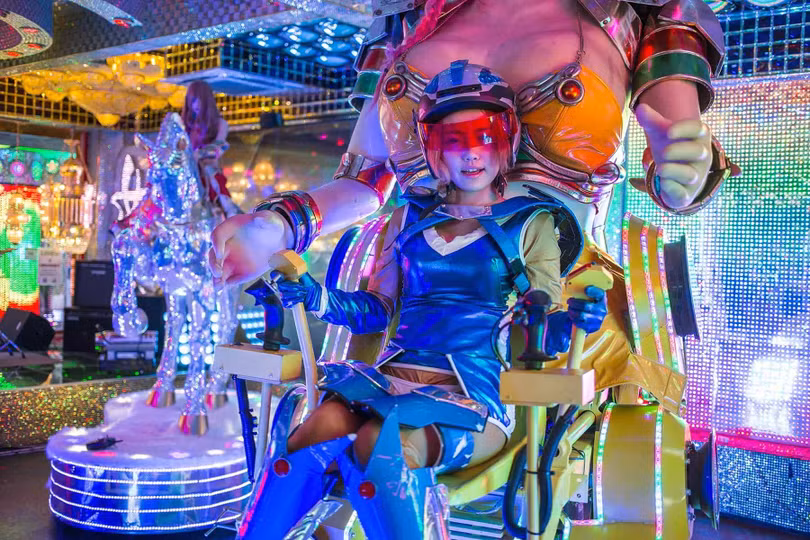 can canh nha hang robot kheu goi o pho den do tokyo hinh anh 3