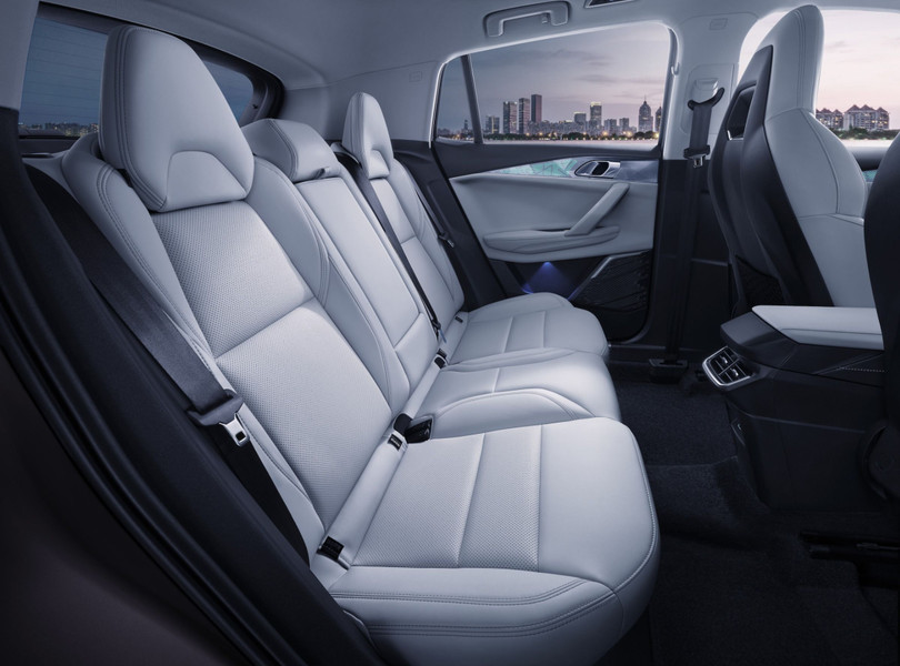 06_Rear seats(beige).jpg