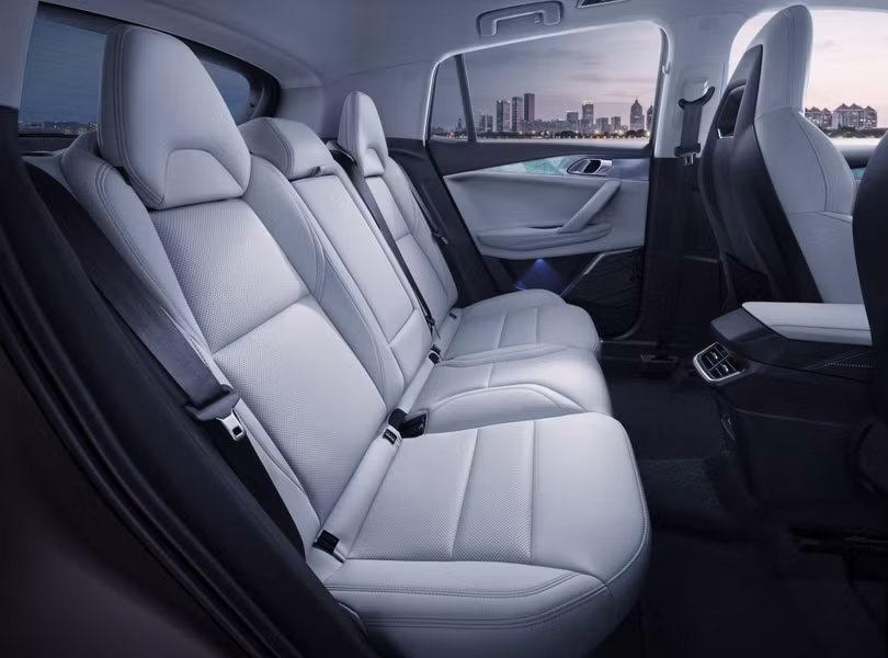 06_Rear seats(beige).jpg