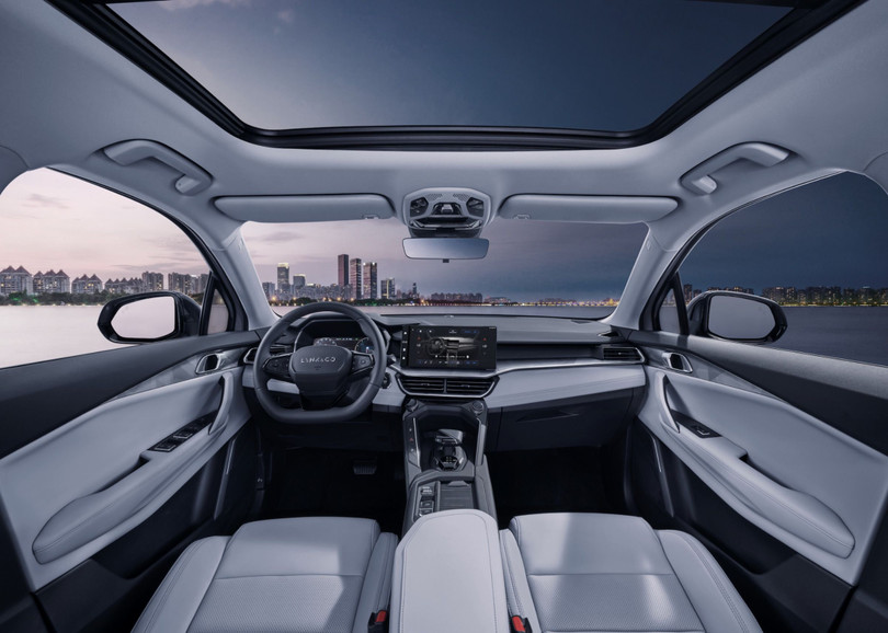 06_Front interior(beige).jpg