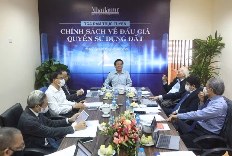 Toàn cảnh toạ đàm "Chính sách về đấu giá quyền sử dụng đất" do Tạp chí Nhà đầu tư tổ chức Toàn cảnh toạ đàm "Chính sách về đấu giá quyền sử dụng đất" do Tạp chí Nhà đầu tư tổ chức