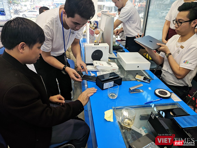 Galaxy S9/S9+ trong ngày mở bán chính thức đầu tiên tại Việt Nam ảnh 6