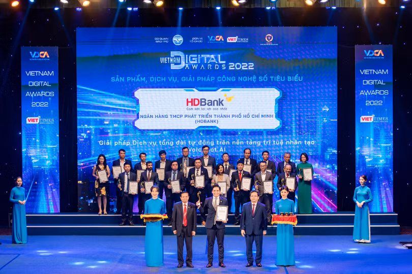 Trợ lý tổng đài ảo (Voice Bot AI) của HDBank được vinh danh ở hạng mục "Sản phẩm, Dịch vụ, Giải pháp công nghệ số tiêu biểu" tại lễ trao giải Vietnam Digital Awards 2022