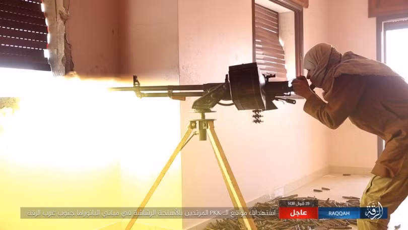 Hàng chục phiến quân IS nộp mạng trước SDF ở Raqqa, Syria ảnh 8