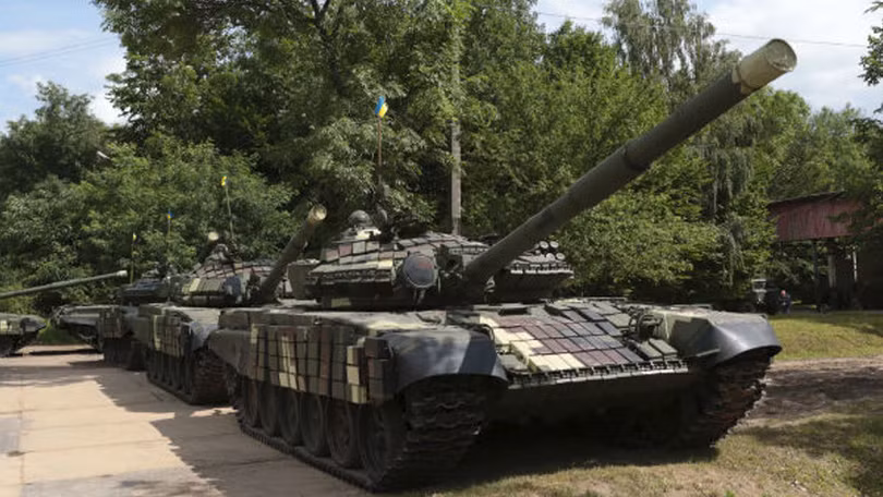 Một số xe tăng của lực lượng dân quân vùng Donbass