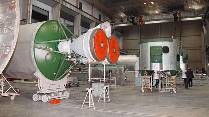 Ukraine “xẻ thịt” máy bay chiến lược, bán tháo công nghệ tên lửa ảnh 6