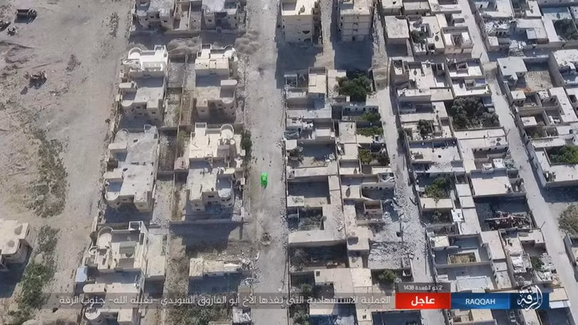 IS tung 4 xe bom tự sát tấn công liên tiếp người Kurd tại Raqqa ảnh 11