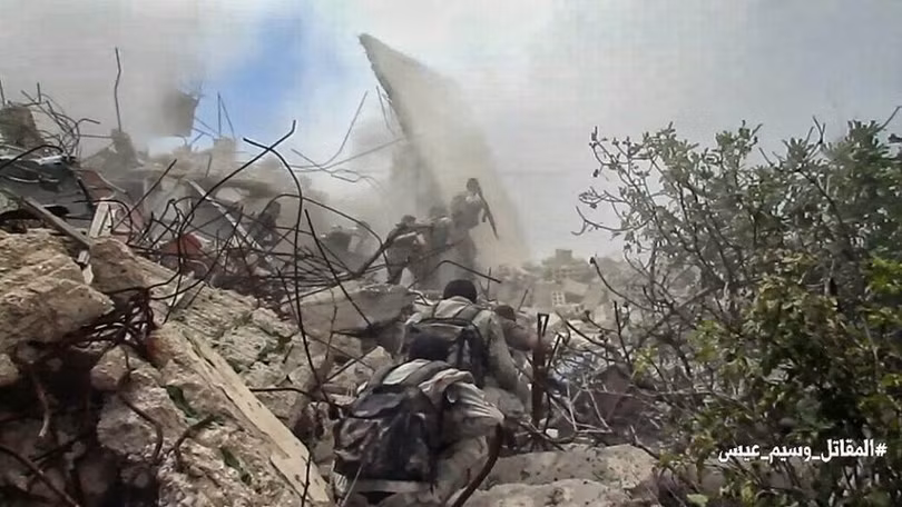 Quân đội Syria tấn công dữ dội phe thánh chiến cố thủ đông Damascus ảnh 5