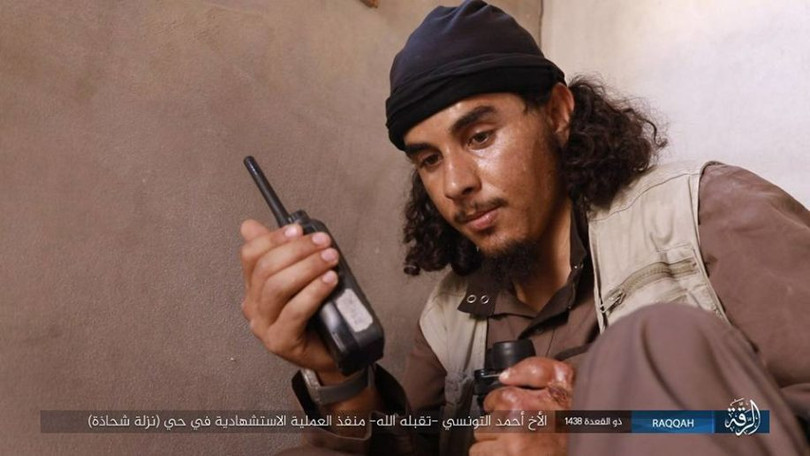 IS tung 4 xe bom tự sát tấn công liên tiếp người Kurd tại Raqqa ảnh 3