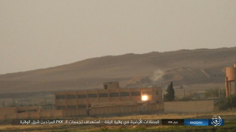 IS đánh bom tự sát và bắn tỉa, người Kurd thiệt hại nặng (video - ảnh) ảnh 6