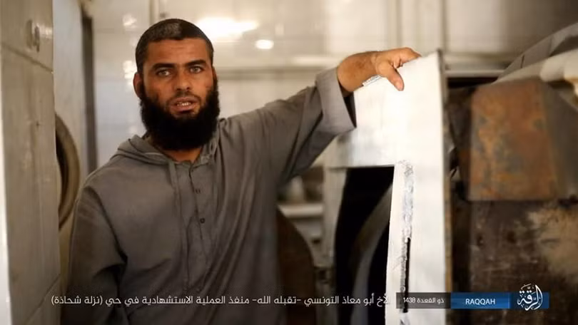IS tung 4 xe bom tự sát tấn công liên tiếp người Kurd tại Raqqa ảnh 1