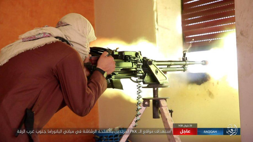 Hàng chục phiến quân IS nộp mạng trước SDF ở Raqqa, Syria ảnh 7