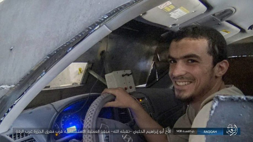 IS tung 4 xe bom tự sát tấn công liên tiếp người Kurd tại Raqqa ảnh 2