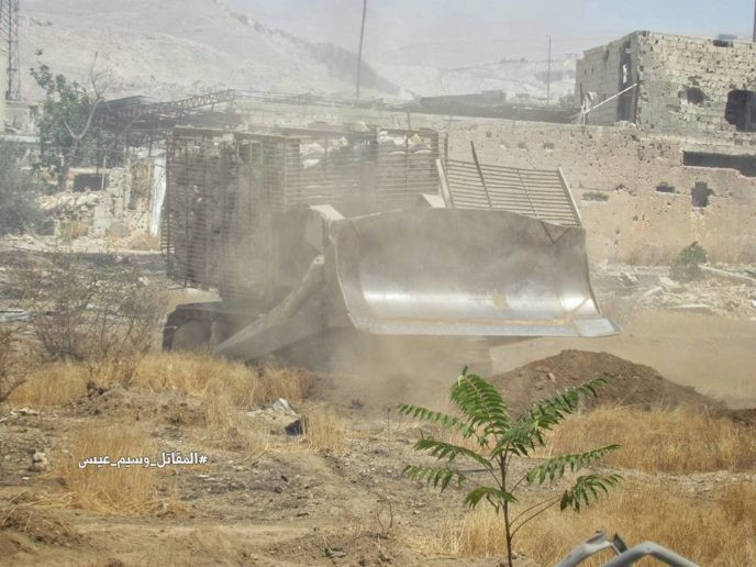 Quân đội Syria tấn công dữ dội phe thánh chiến cố thủ đông Damascus ảnh 10