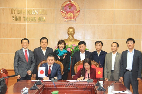 Toàn cảnh Lễ ký kết biên bản ghi nhớ giải quyết các vấn đề môi trường tại tỉnh Thanh Hóa (Nguồn: Thanhhoa.gov.vn)