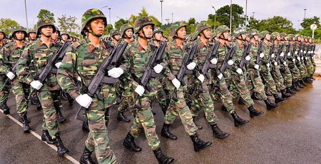 Galil ACE 32 trong một cuộc duyệt binh Với tư cách một dự án thí điểm hợp tác Israel-Việt Nam trong lĩnh vực sản xuất và hiện đại hóa vũ khí trang bị, nhà máy Z111 đã được xây dựng ở Thanh Hóa để sản xuất theo giấy phép súng trường tiến công Galil ACE 32 và carbine Galil ACE 31 của công ty vũ khí IWI Ltd. của Israel. Trị giá hợp đồng là 100 triệu USD.