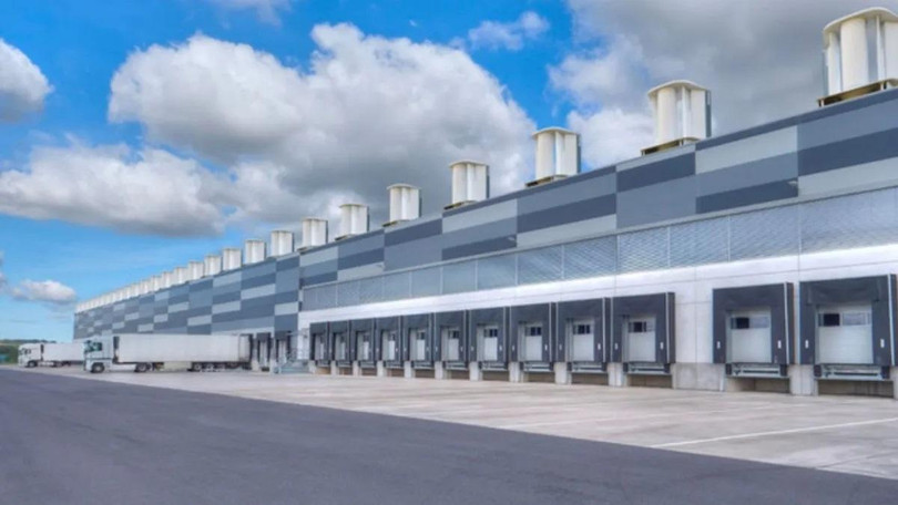 Nhà kho lắp đặt hệ thống điện gió Aeromine. Ảnh Interesting Engineering. Nhà kho lắp đặt hệ thống điện gió Aeromine. Ảnh Interesting Engineering.