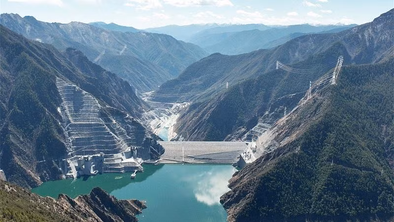 Cụm nhà máy thủy điện - Quang điện tử lớn nhất thế giới của Trung Quốc. Ảnh CGTN