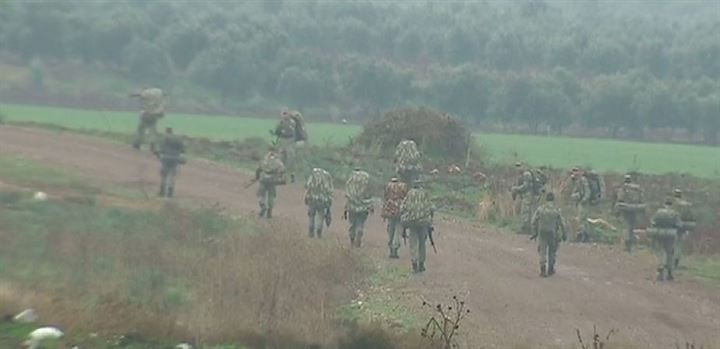 Syria giữa bầy sói: Thổ Nhĩ Kỳ tuyên chiến với người Kurd, Mỹ dàn trận hiểm ảnh 1