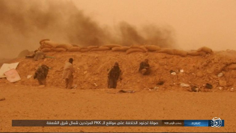 IS giáng đòn khiến người Kurd Syria điên đảo tại Deir Ezzor ảnh 14