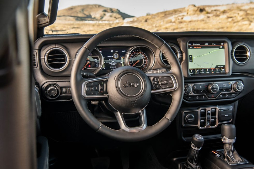 2020-jeep-wrangler-sahara-ecodiesel-118-1573664793-jpeg.jpg
