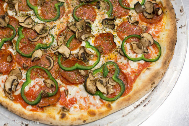  Được làm bởi robot, những chiếc pizza này sẽ là đối thủ đáng gờm của Dominos và Pizza Hut? - Ảnh 23.