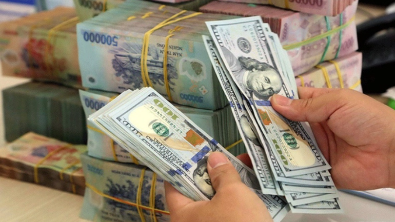 Giá bán USD vượt 24.300 đồng, cao nhất kể từ đầu năm 2023