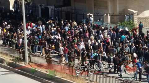 Hàng ngàn phiến quân Syria đầu hàng, di tản khỏi ngoại vi Damascus (video) ảnh 5