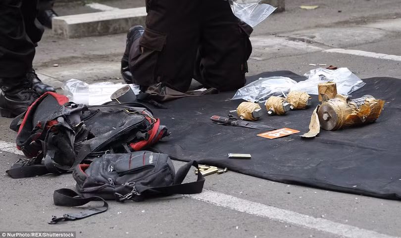 IS nhận trách nhiệm đánh bom kép kinh hoàng ở Indonesia ảnh 2