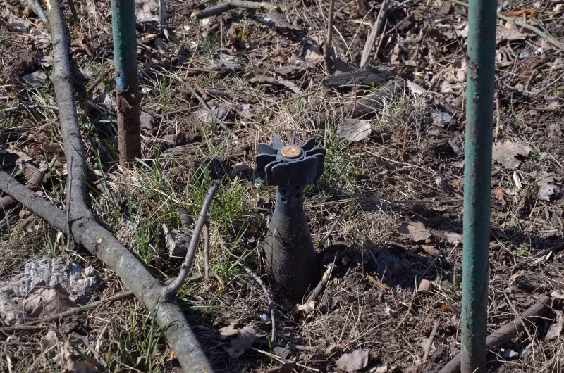 Chiến tuyến khu vực Donbass bị pháo kích bằng đạn pháo và cối thường xuyên