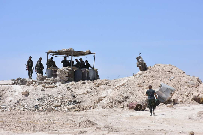 “Hổ Syria” đè bẹp IS, chỉ còn cách thị trấn cửa ngõ Raqqa 3km (video +ảnh) ảnh 14