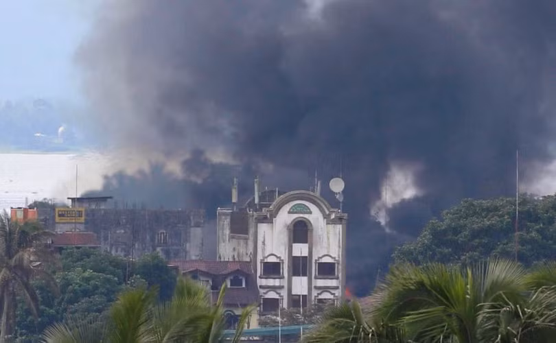 Quân đội Philippines tiêu diệt 61 tay súng IS trong chiến dịch tái chiếm Marawi (chùm video) ảnh 3