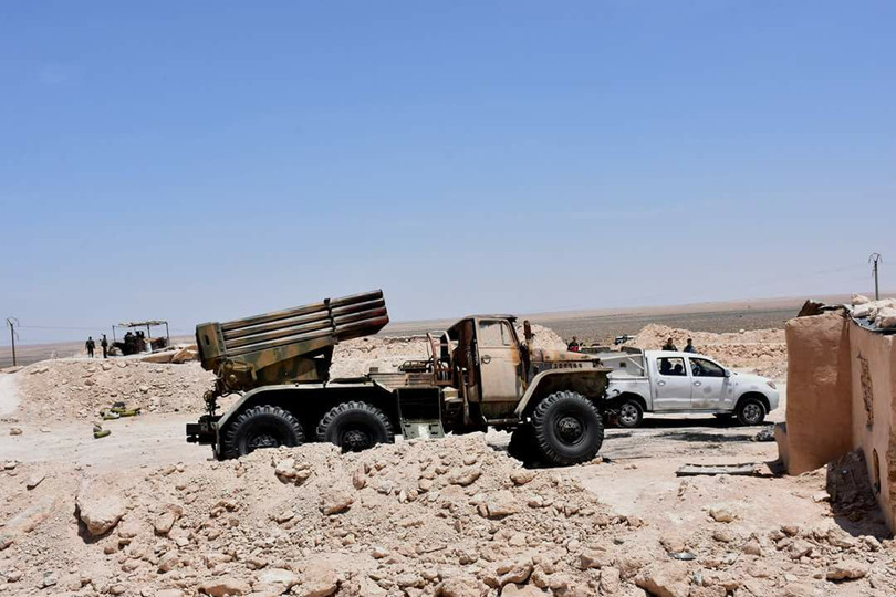 “Hổ Syria” đè bẹp IS, chỉ còn cách thị trấn cửa ngõ Raqqa 3km (video +ảnh) ảnh 11